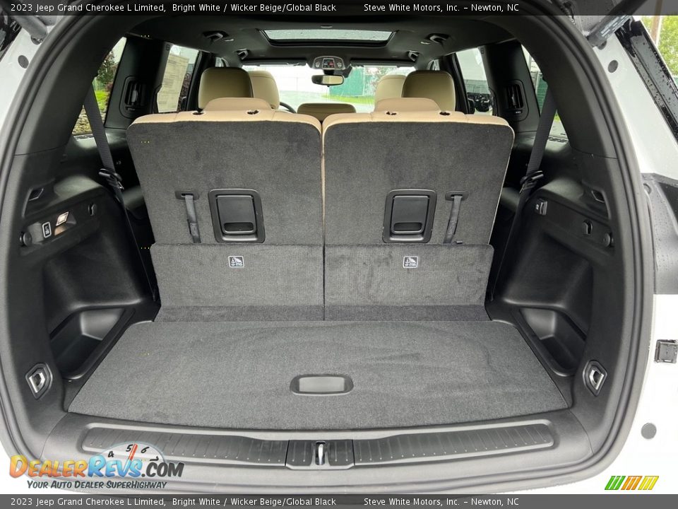 2023 Jeep Grand Cherokee L Limited Trunk Photo #16