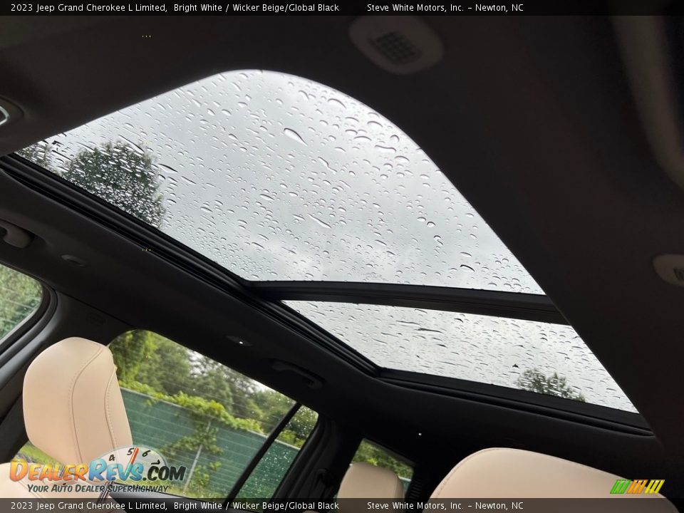 Sunroof of 2023 Jeep Grand Cherokee L Limited Photo #30