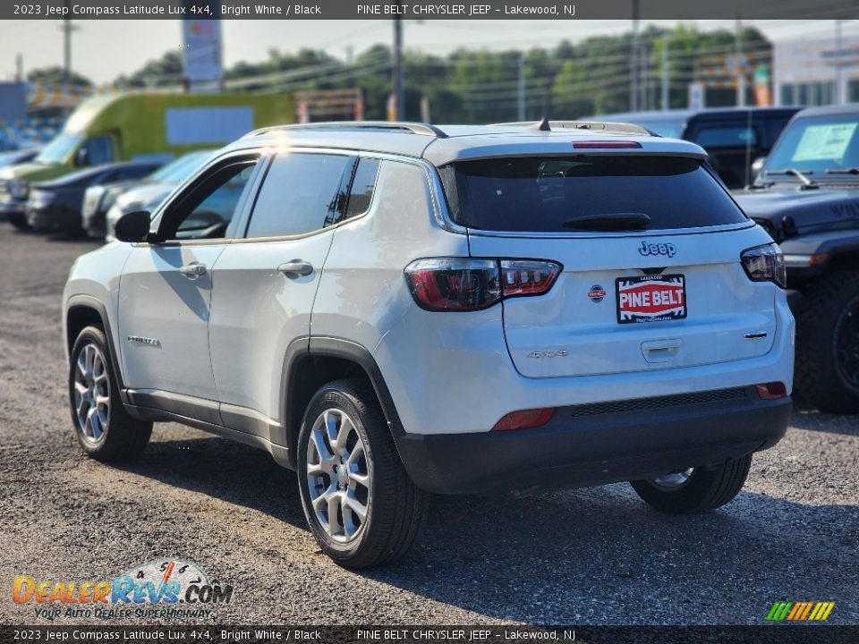 2023 Jeep Compass Latitude Lux 4x4 Bright White / Black Photo #4