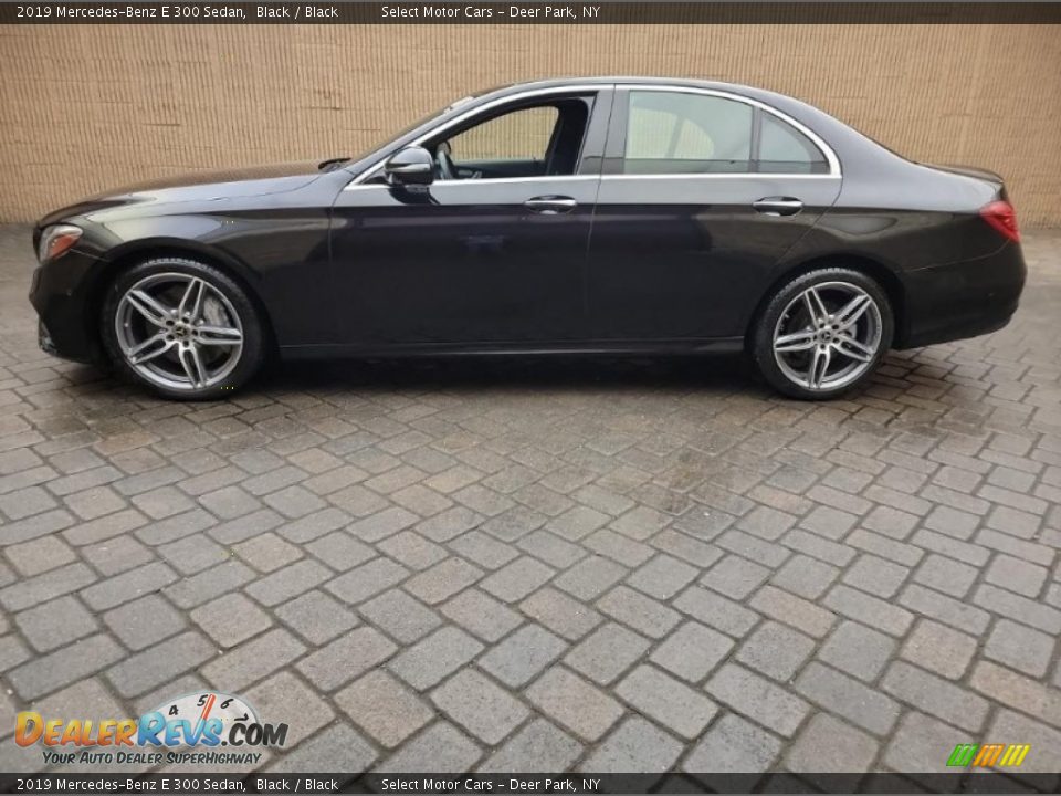 2019 Mercedes-Benz E 300 Sedan Black / Black Photo #4