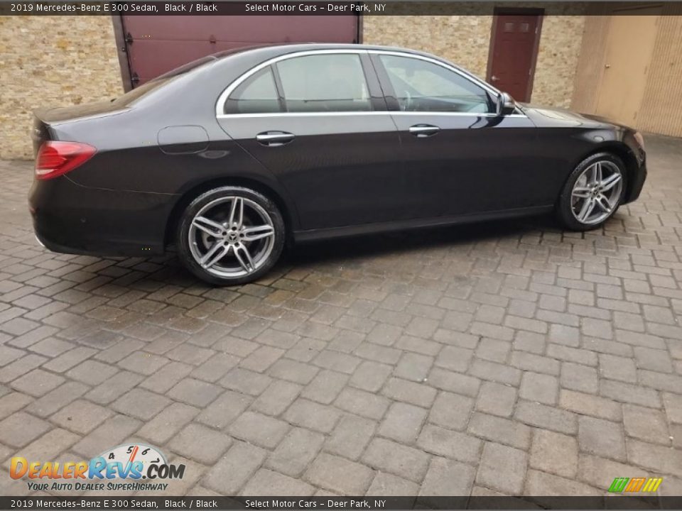 2019 Mercedes-Benz E 300 Sedan Black / Black Photo #5