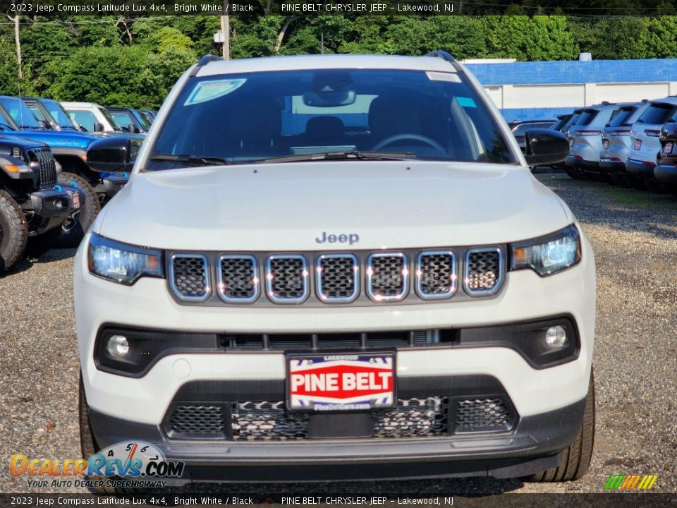 2023 Jeep Compass Latitude Lux 4x4 Bright White / Black Photo #2