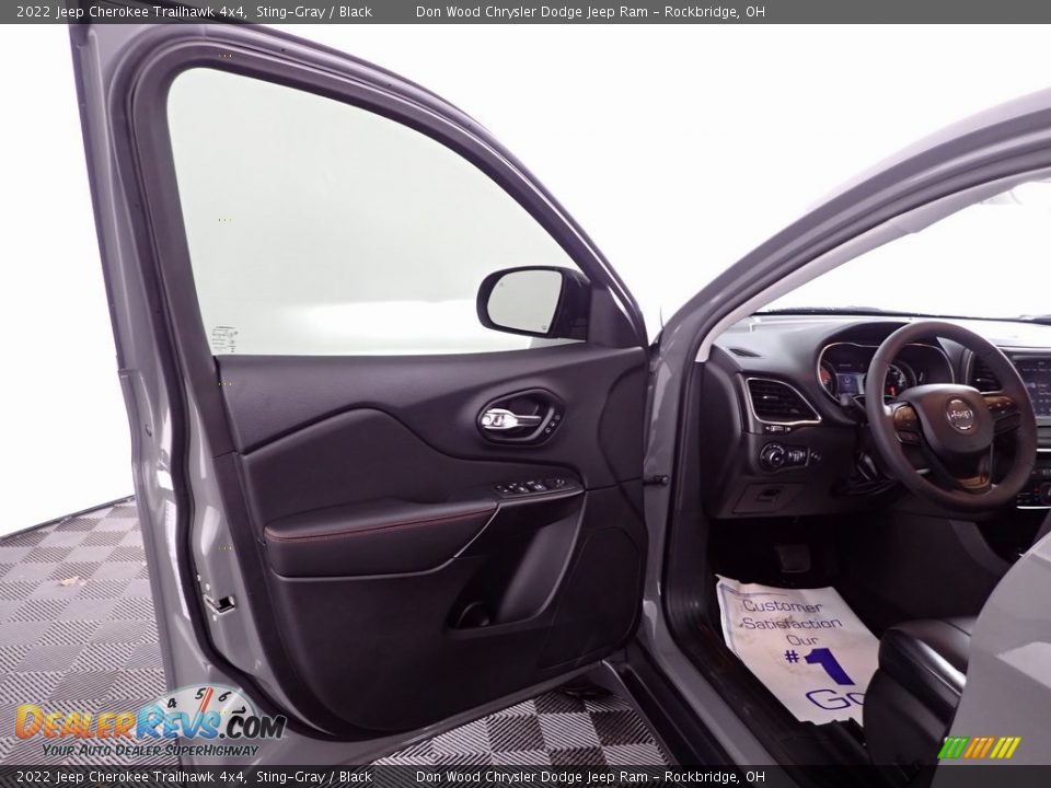 2022 Jeep Cherokee Trailhawk 4x4 Sting-Gray / Black Photo #11