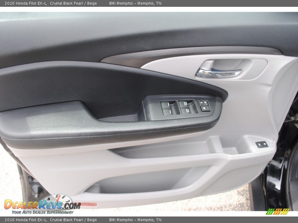 Door Panel of 2016 Honda Pilot EX-L Photo #10