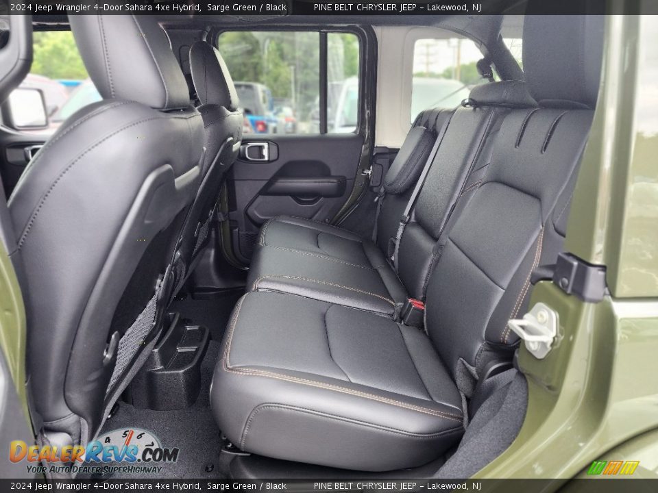 2024 Jeep Wrangler 4-Door Sahara 4xe Hybrid Sarge Green / Black Photo #6
