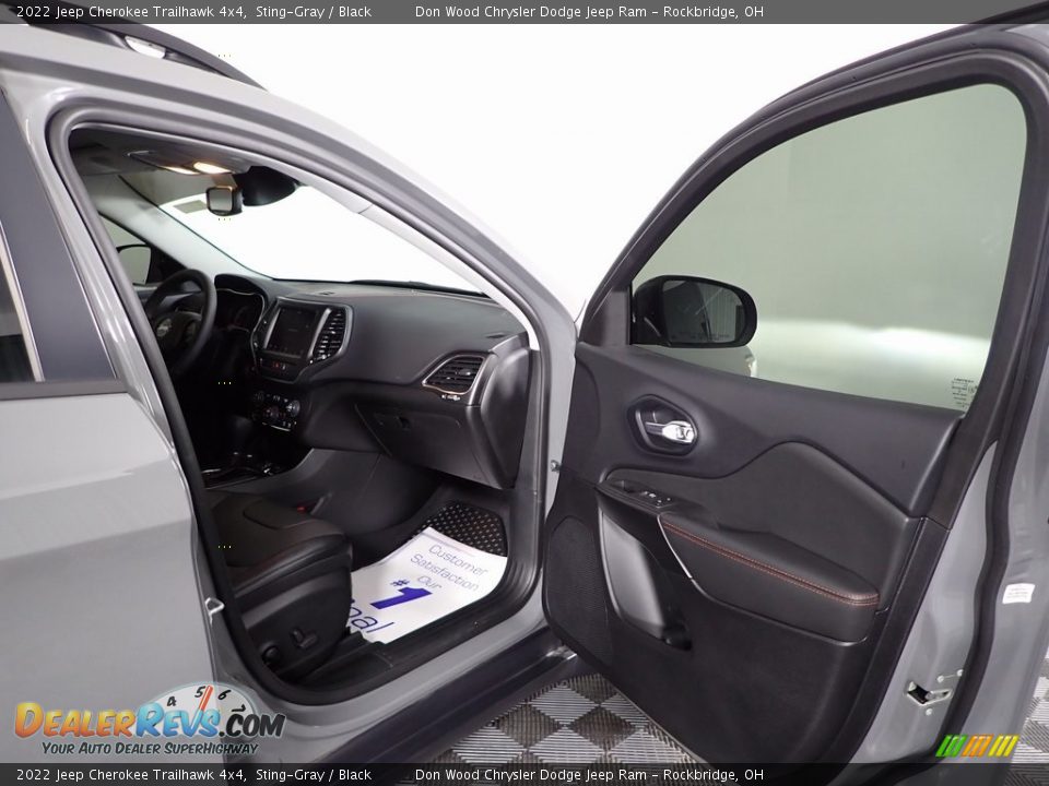 2022 Jeep Cherokee Trailhawk 4x4 Sting-Gray / Black Photo #26