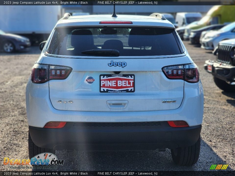 2023 Jeep Compass Latitude Lux 4x4 Bright White / Black Photo #6