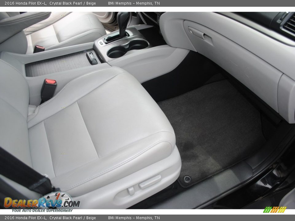 Front Seat of 2016 Honda Pilot EX-L Photo #31