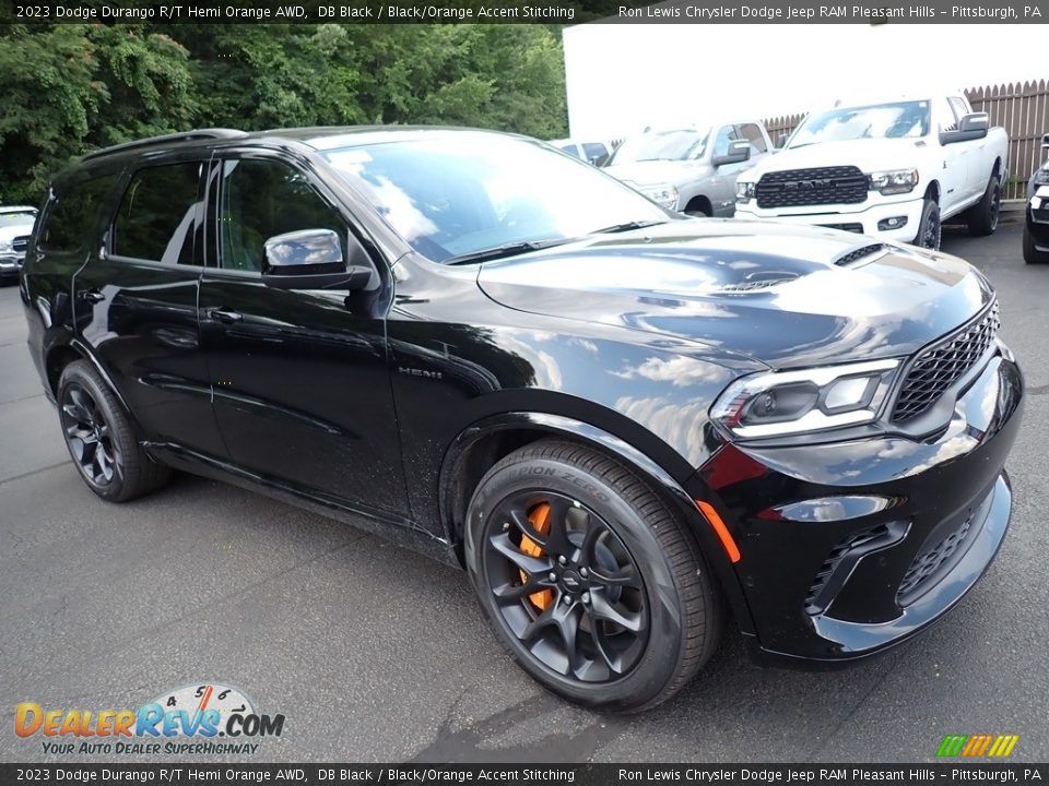 Front 3/4 View of 2023 Dodge Durango R/T Hemi Orange AWD Photo #8