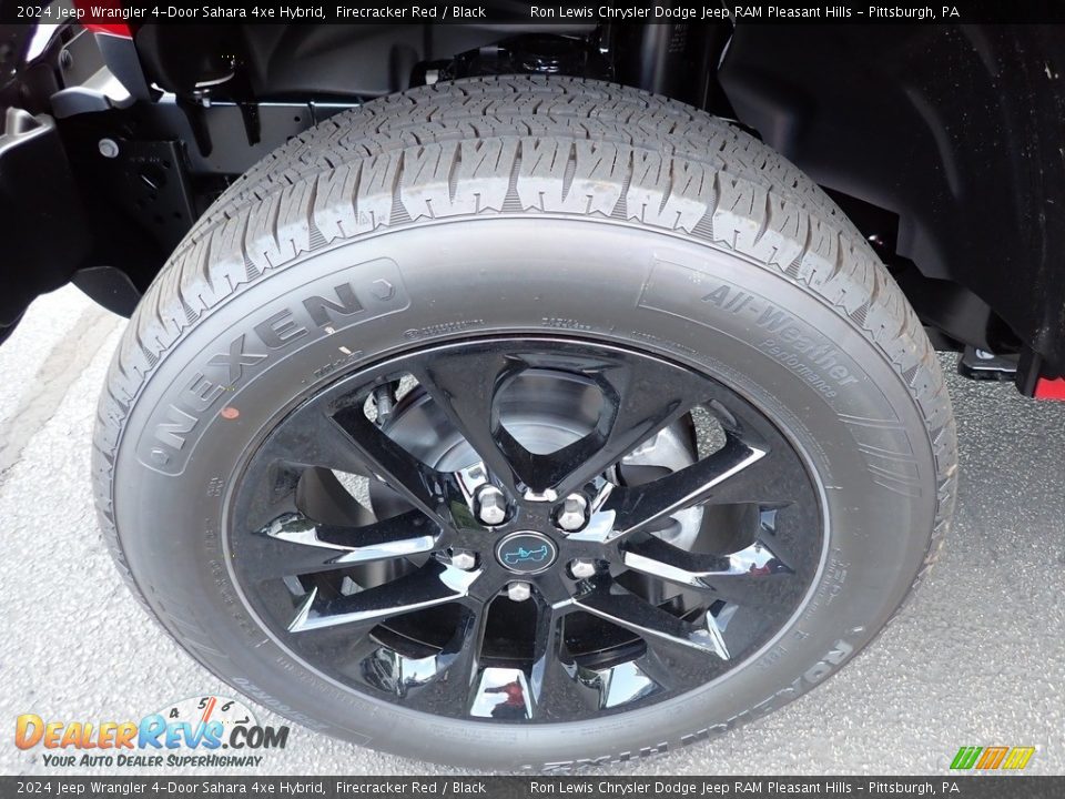 2024 Jeep Wrangler 4-Door Sahara 4xe Hybrid Wheel Photo #10