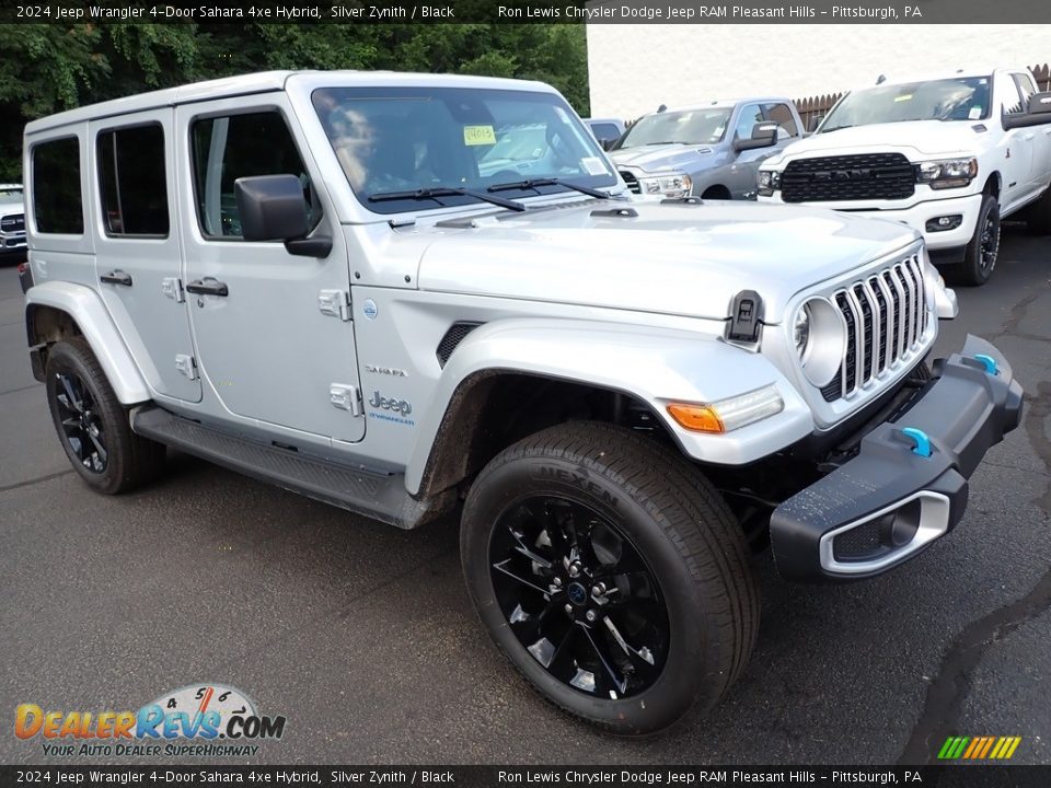 2024 Jeep Wrangler 4-Door Sahara 4xe Hybrid Silver Zynith / Black Photo #8