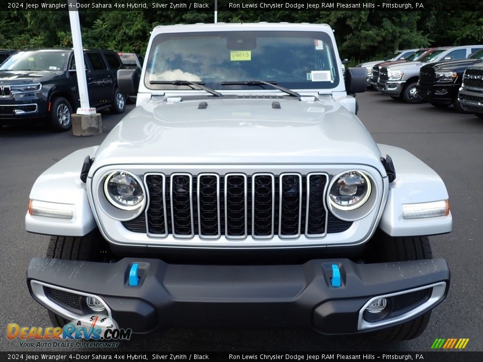 2024 Jeep Wrangler 4-Door Sahara 4xe Hybrid Silver Zynith / Black Photo #9