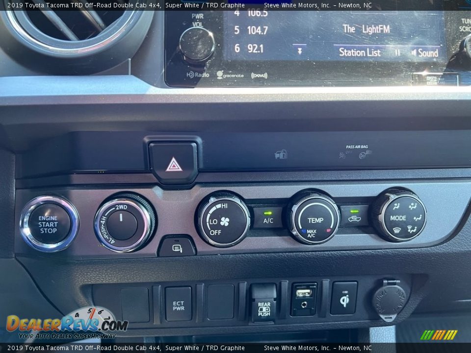 Controls of 2019 Toyota Tacoma TRD Off-Road Double Cab 4x4 Photo #24