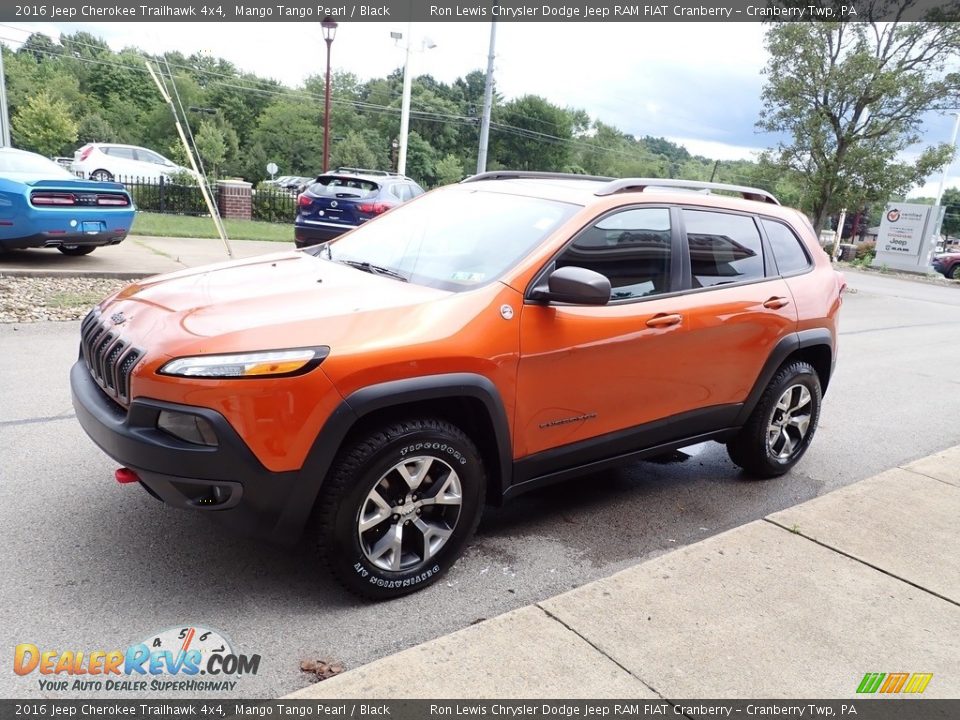 2016 Jeep Cherokee Trailhawk 4x4 Mango Tango Pearl / Black Photo #4