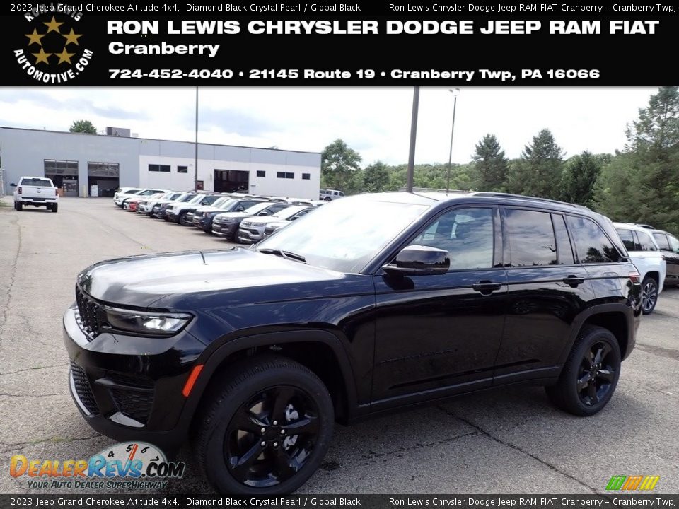 2023 Jeep Grand Cherokee Altitude 4x4 Diamond Black Crystal Pearl / Global Black Photo #1