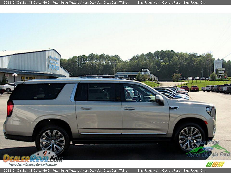 2022 GMC Yukon XL Denali 4WD Pearl Beige Metallic / Very Dark Ash Gray/Dark Walnut Photo #6