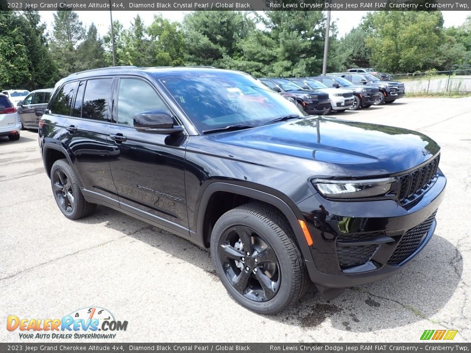 2023 Jeep Grand Cherokee Altitude 4x4 Diamond Black Crystal Pearl / Global Black Photo #7