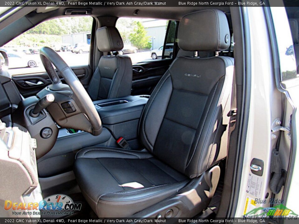 Front Seat of 2022 GMC Yukon XL Denali 4WD Photo #11