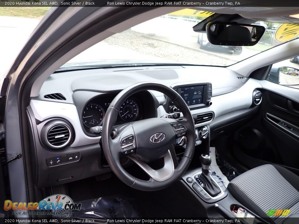 Dashboard of 2020 Hyundai Kona SEL AWD Photo #12