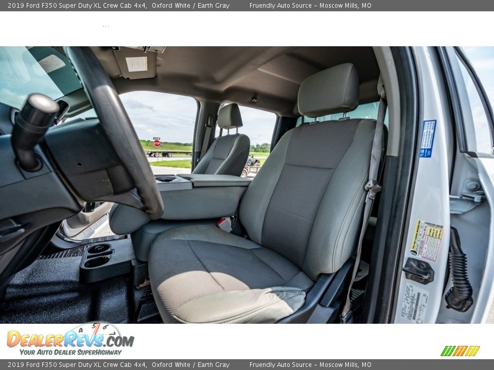 2019 Ford F350 Super Duty XL Crew Cab 4x4 Oxford White / Earth Gray Photo #17