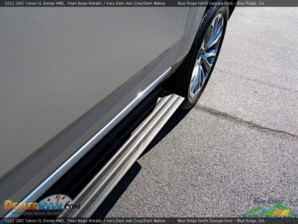 2022 GMC Yukon XL Denali 4WD Pearl Beige Metallic / Very Dark Ash Gray/Dark Walnut Photo #25