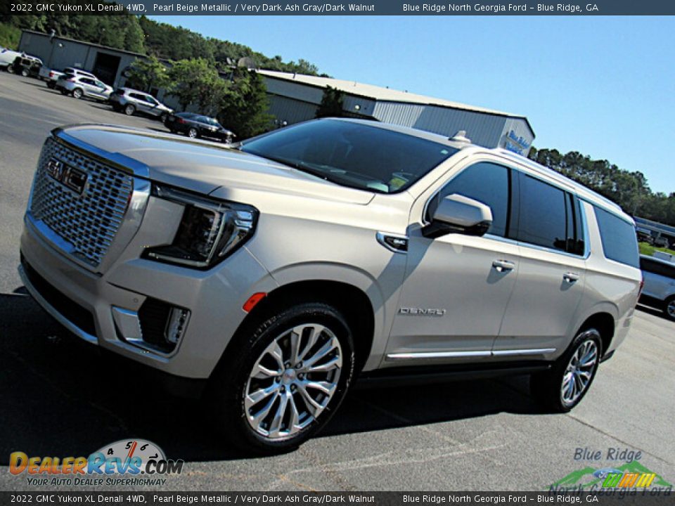 2022 GMC Yukon XL Denali 4WD Pearl Beige Metallic / Very Dark Ash Gray/Dark Walnut Photo #28