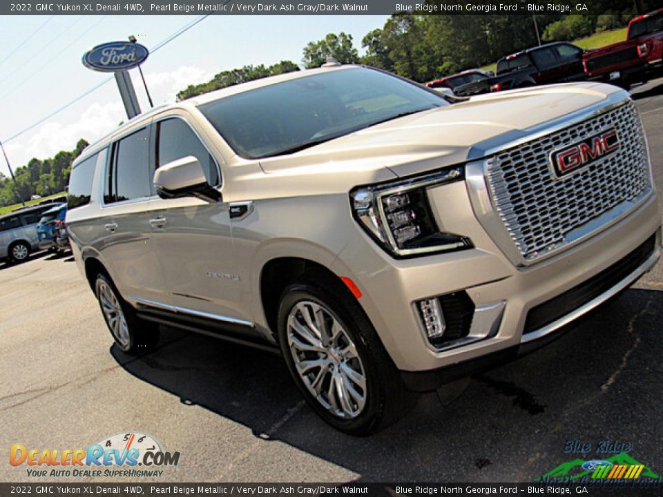 2022 GMC Yukon XL Denali 4WD Pearl Beige Metallic / Very Dark Ash Gray/Dark Walnut Photo #29