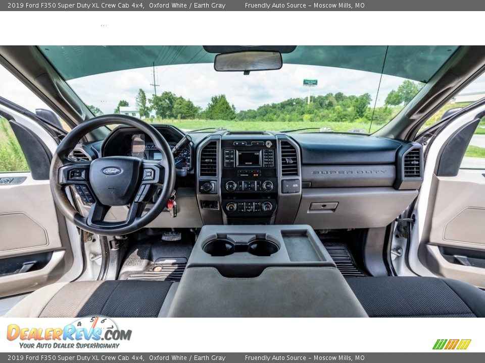 2019 Ford F350 Super Duty XL Crew Cab 4x4 Oxford White / Earth Gray Photo #26