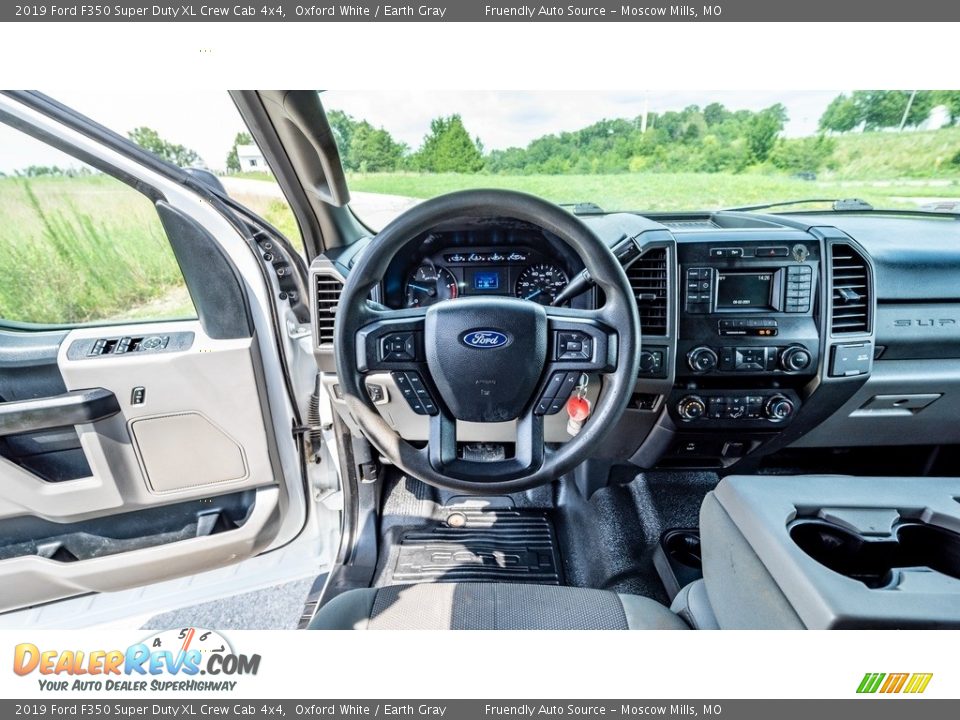 2019 Ford F350 Super Duty XL Crew Cab 4x4 Oxford White / Earth Gray Photo #27