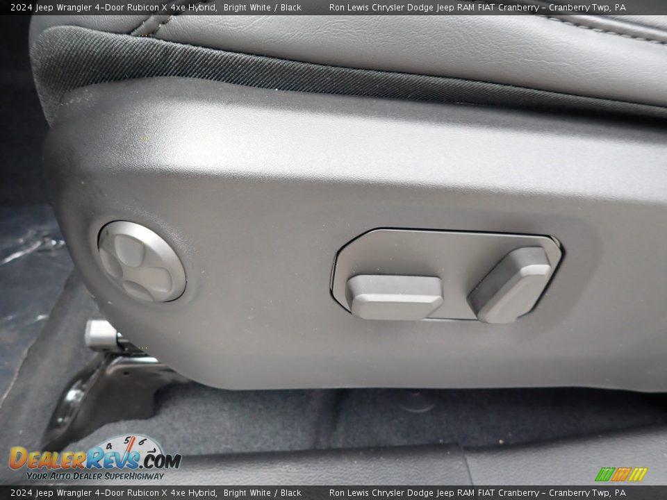 2024 Jeep Wrangler 4-Door Rubicon X 4xe Hybrid Bright White / Black Photo #15