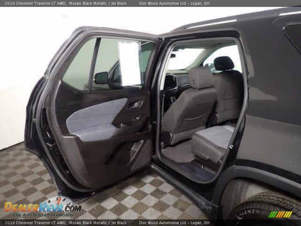 2019 Chevrolet Traverse LT AWD Mosaic Black Metallic / Jet Black Photo #29