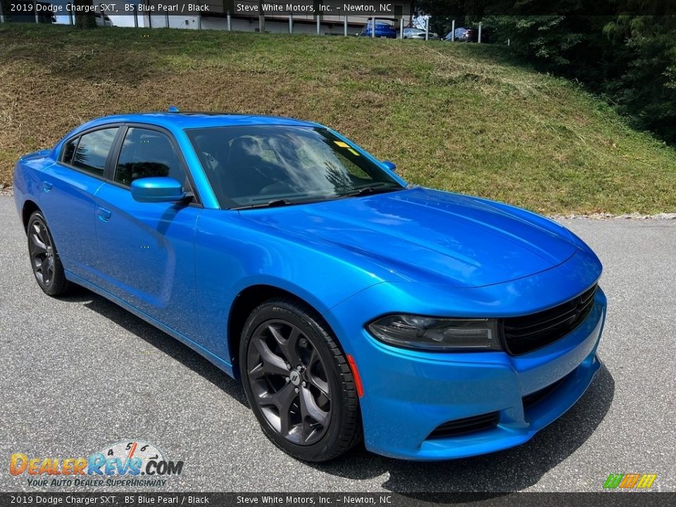 2019 Dodge Charger SXT B5 Blue Pearl / Black Photo #5