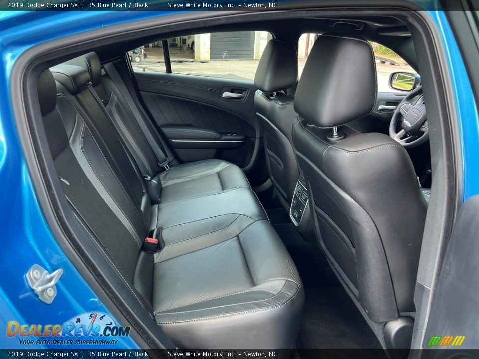 2019 Dodge Charger SXT B5 Blue Pearl / Black Photo #18