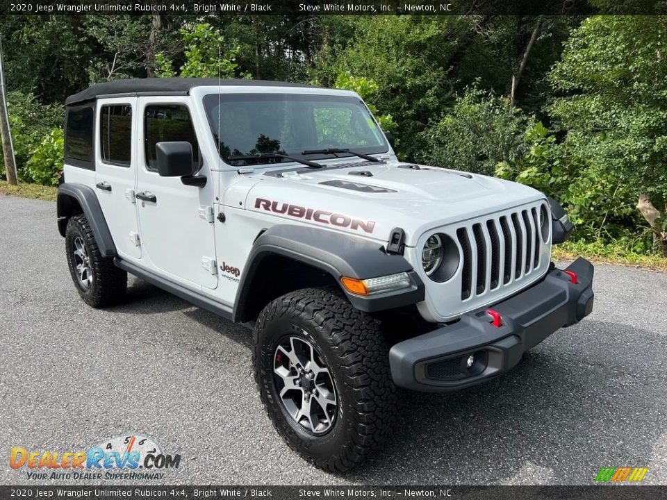 Front 3/4 View of 2020 Jeep Wrangler Unlimited Rubicon 4x4 Photo #5