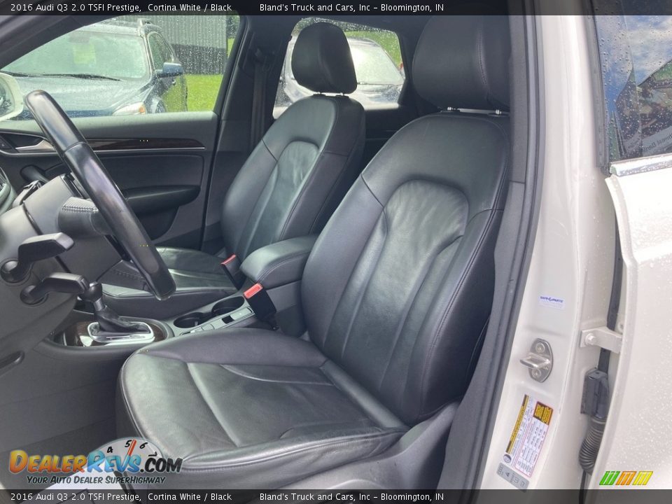 Front Seat of 2016 Audi Q3 2.0 TSFI Prestige Photo #15