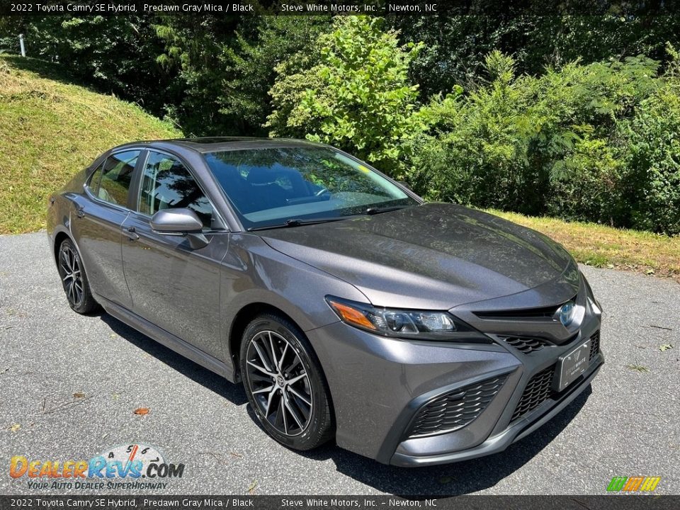 Front 3/4 View of 2022 Toyota Camry SE Hybrid Photo #5
