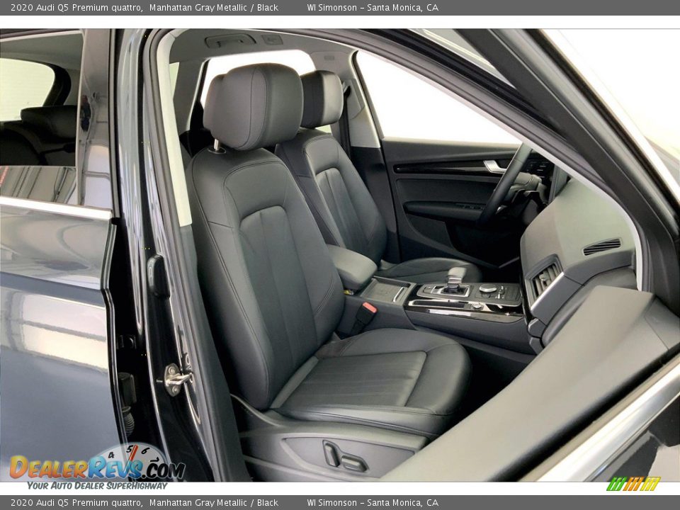 Front Seat of 2020 Audi Q5 Premium quattro Photo #6