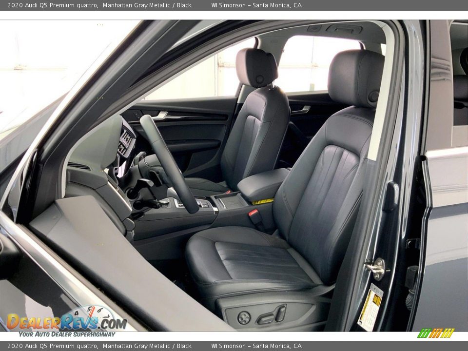 Front Seat of 2020 Audi Q5 Premium quattro Photo #18