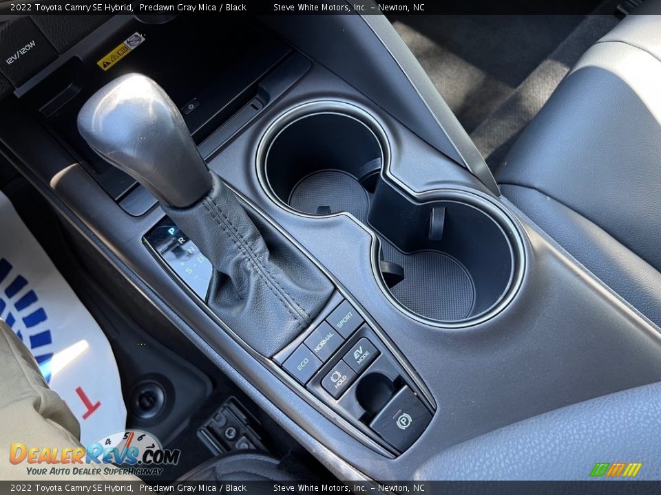 2022 Toyota Camry SE Hybrid Shifter Photo #26