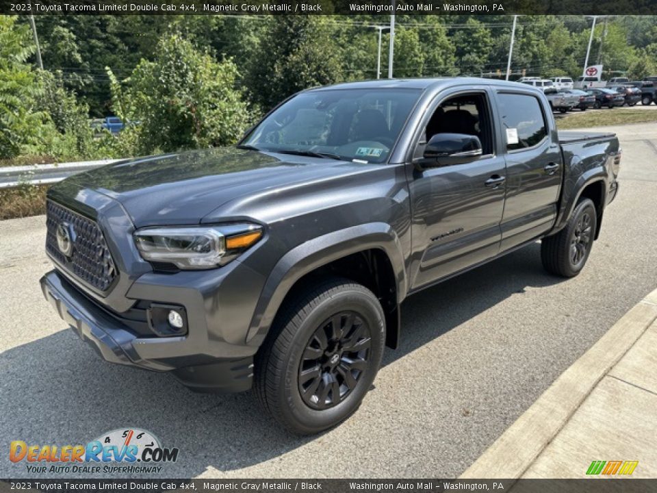 Front 3/4 View of 2023 Toyota Tacoma Limited Double Cab 4x4 Photo #7