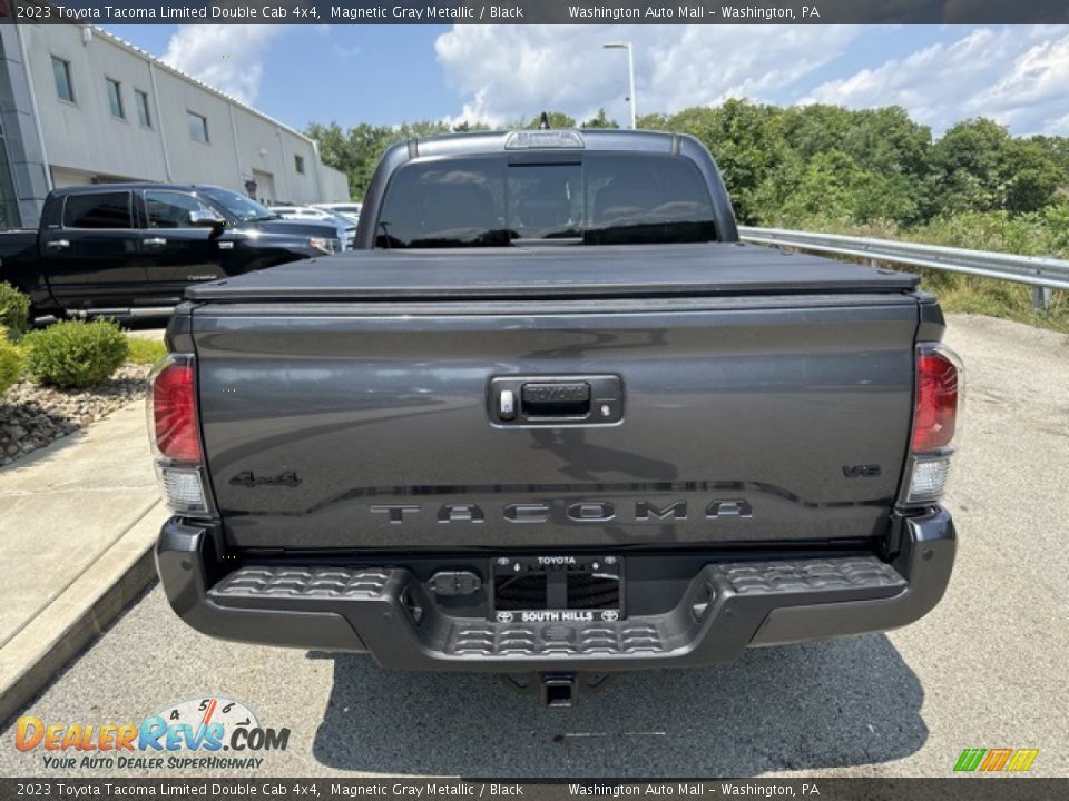 2023 Toyota Tacoma Limited Double Cab 4x4 Magnetic Gray Metallic / Black Photo #8