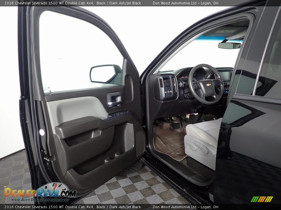 2016 Chevrolet Silverado 1500 WT Double Cab 4x4 Black / Dark Ash/Jet Black Photo #16