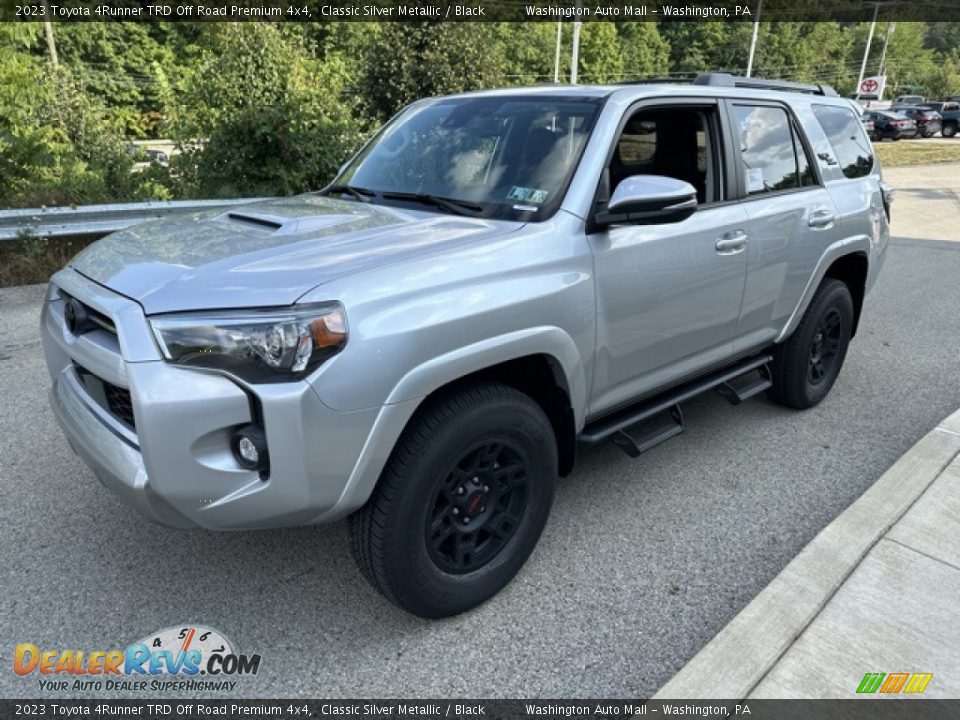 Front 3/4 View of 2023 Toyota 4Runner TRD Off Road Premium 4x4 Photo #7