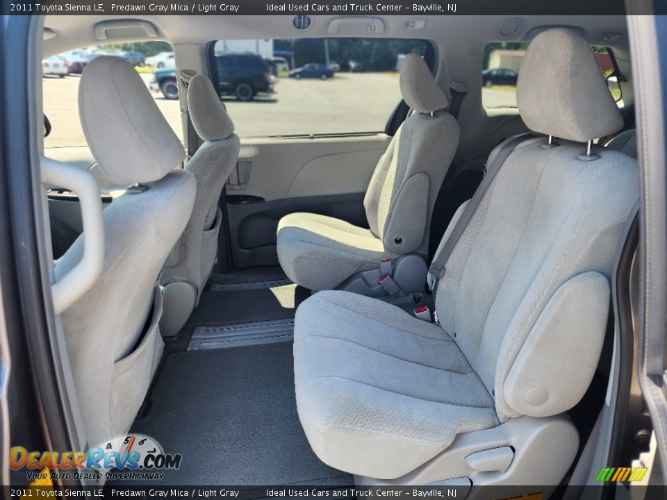 2011 Toyota Sienna LE Predawn Gray Mica / Light Gray Photo #18