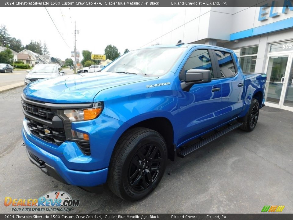 2024 Chevrolet Silverado 1500 Custom Crew Cab 4x4 Glacier Blue Metallic / Jet Black Photo #2