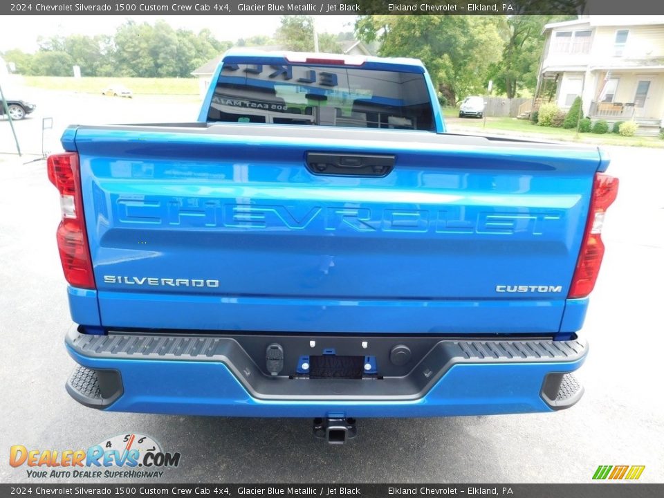 2024 Chevrolet Silverado 1500 Custom Crew Cab 4x4 Glacier Blue Metallic / Jet Black Photo #11