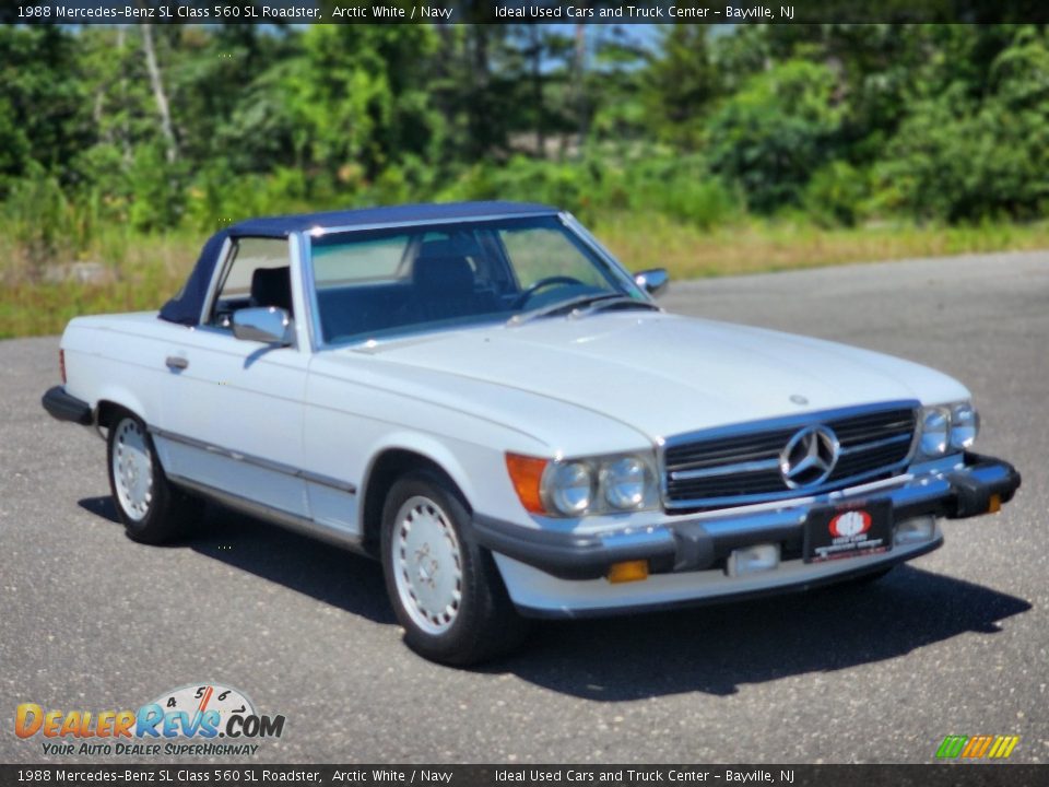 Front 3/4 View of 1988 Mercedes-Benz SL Class 560 SL Roadster Photo #2