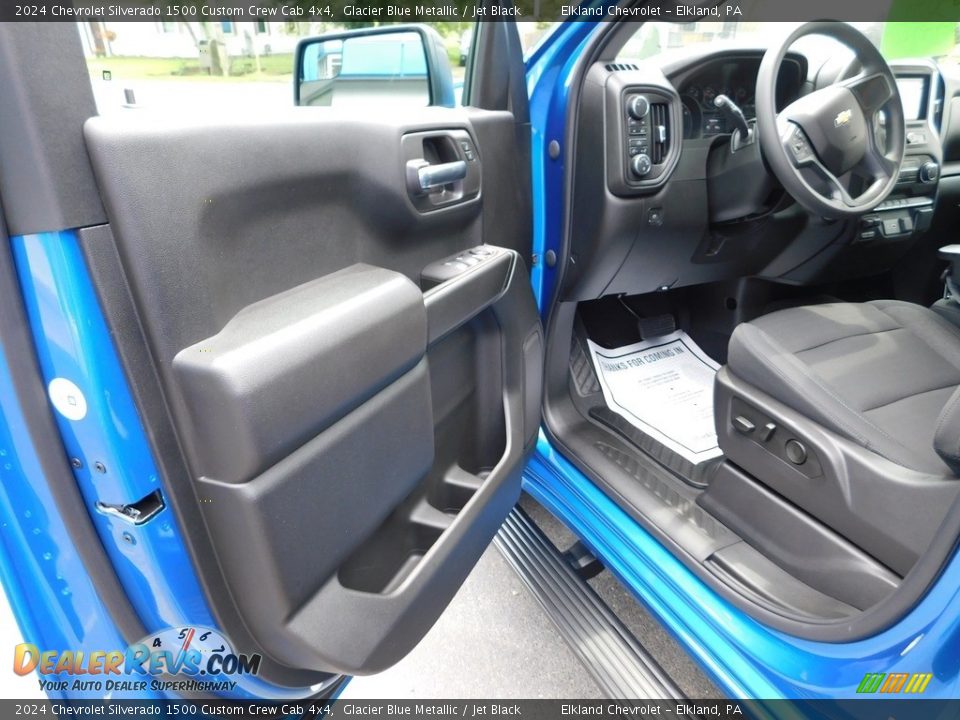 Front Seat of 2024 Chevrolet Silverado 1500 Custom Crew Cab 4x4 Photo #19