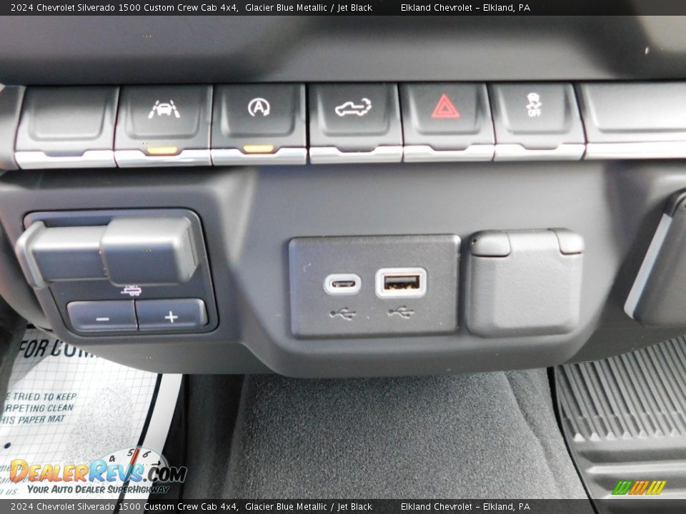 Controls of 2024 Chevrolet Silverado 1500 Custom Crew Cab 4x4 Photo #36