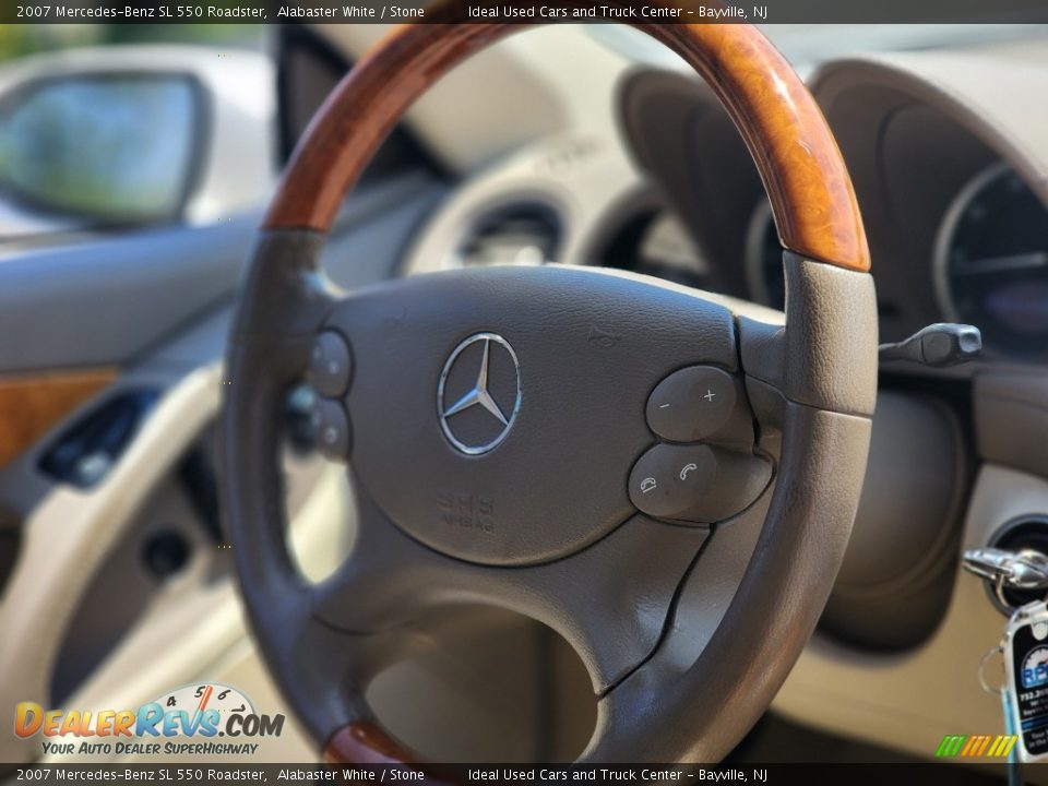 2007 Mercedes-Benz SL 550 Roadster Steering Wheel Photo #18